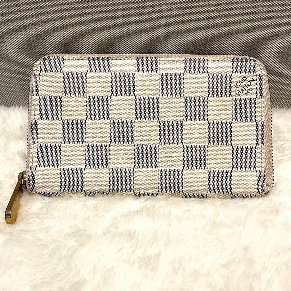 ❌SOLD❌ Authentic Louis Vuitton Zippy Wallet